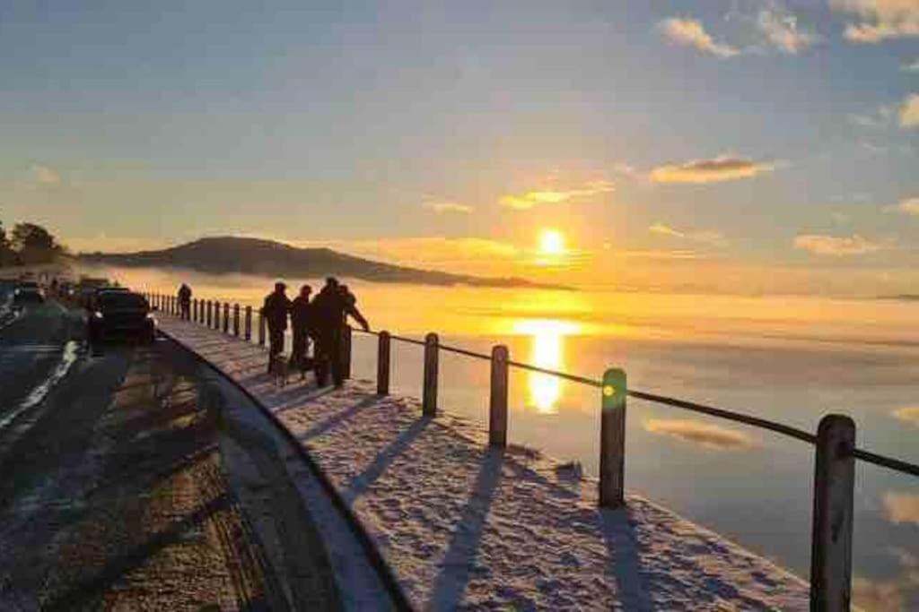 Watersedge Retreat, Views, Sunsets, Dogs Welcome Sandside  Exterior foto
